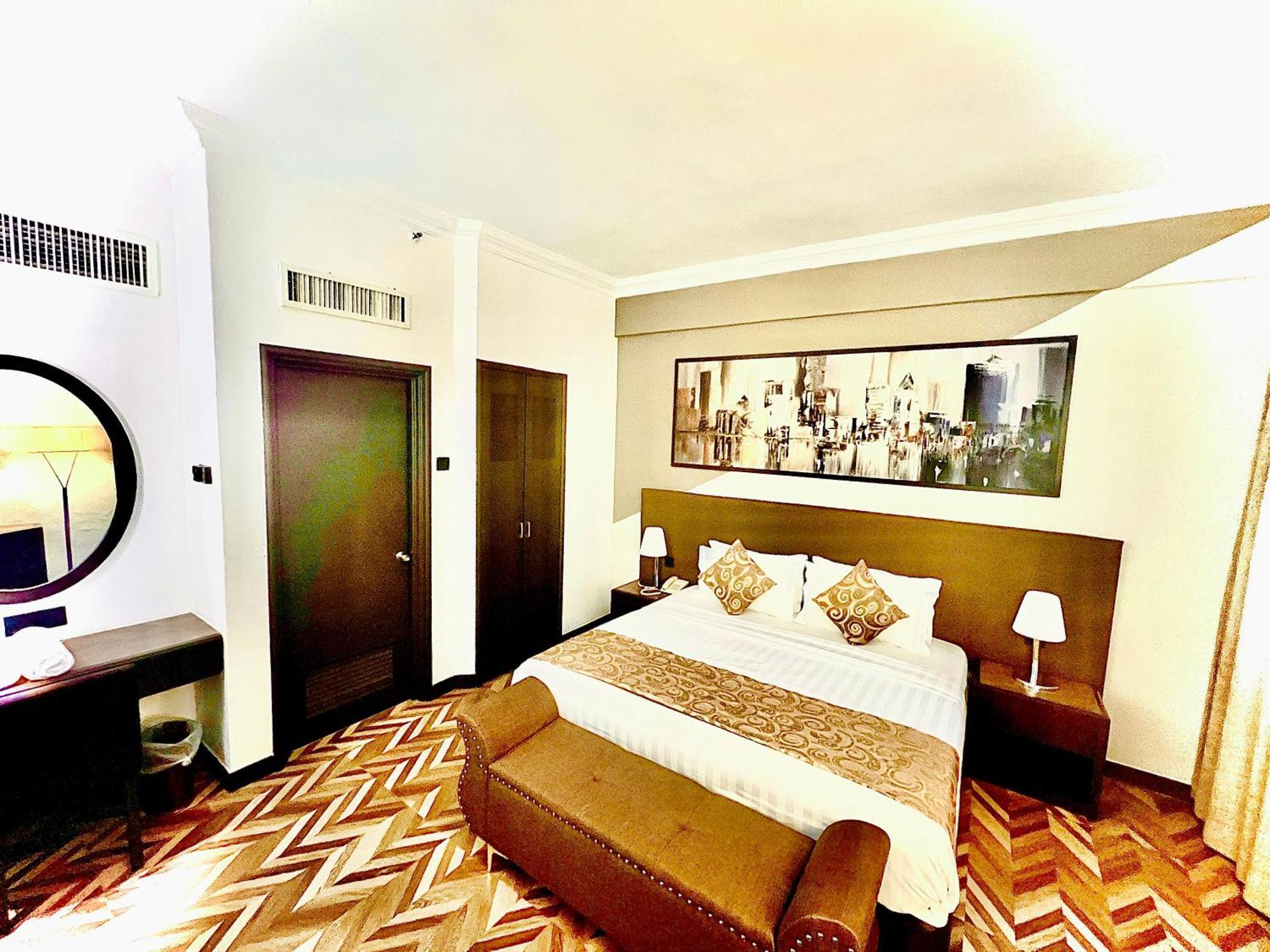 Regalpark Hotel Kuala Lumpur Exterior foto